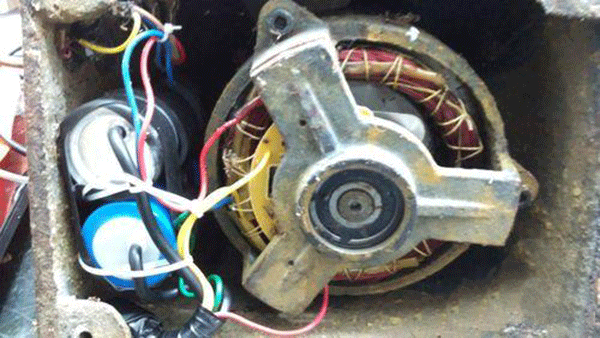 談?wù)勎鳜旊姍C(jī)的正常工作溫度。